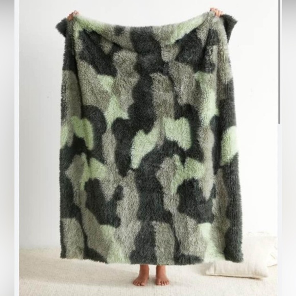 Urban Outfitters Other - UO HOME urban outfitters throw blanket